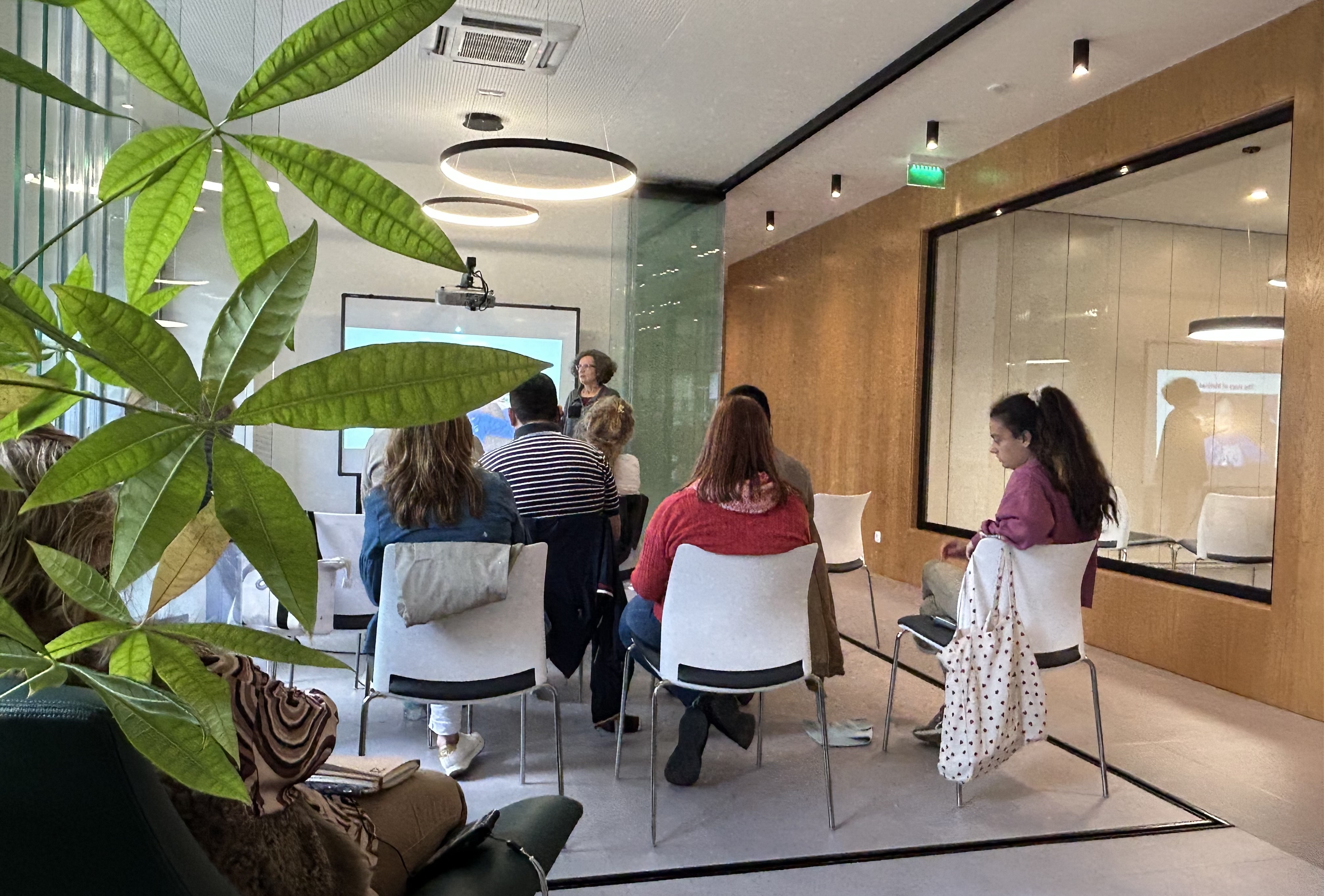 Milena Johnova speaking at the training