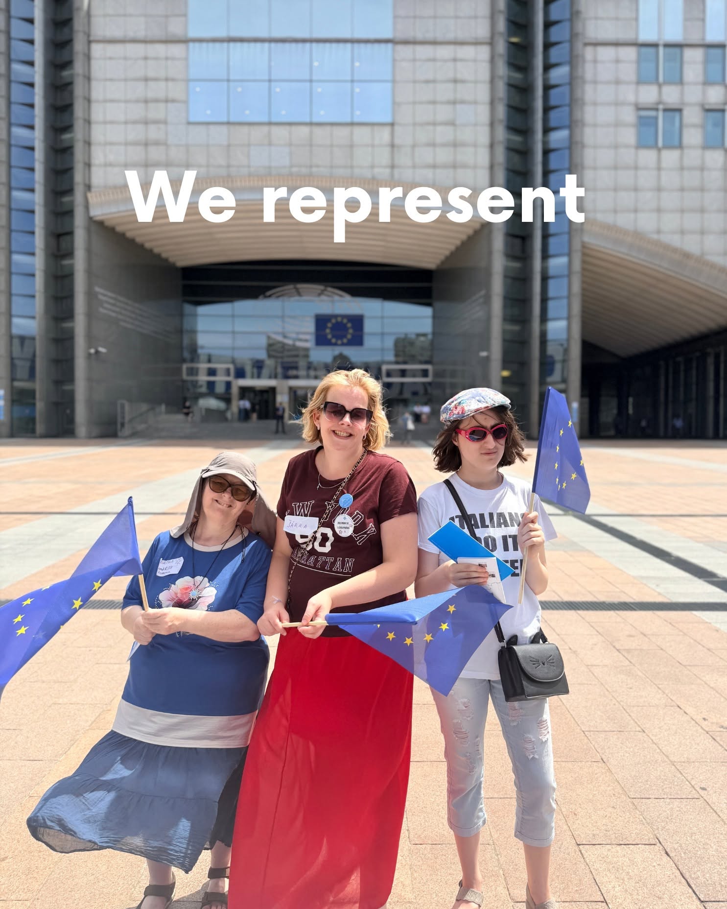 Participants in fron of the European Parliament