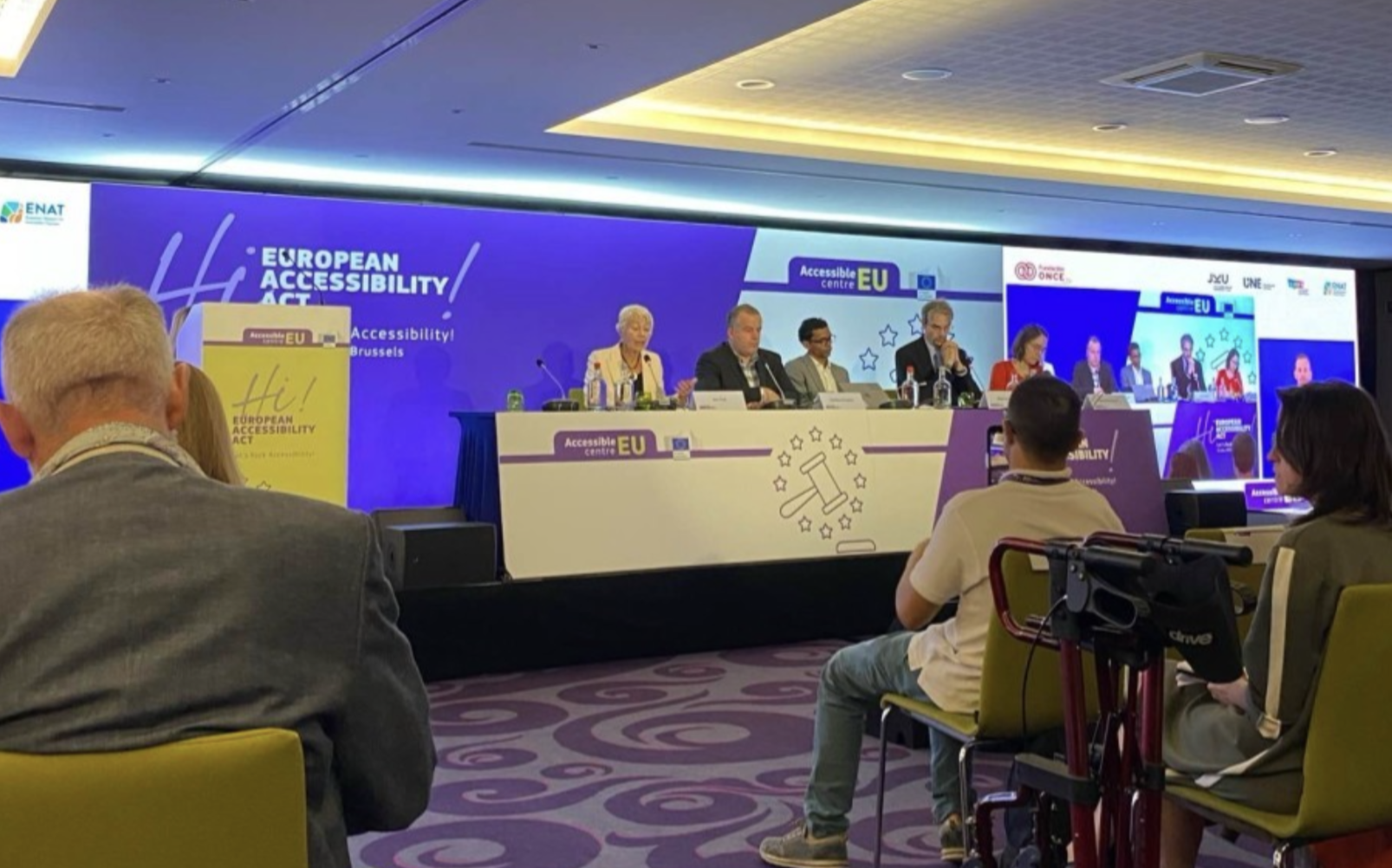 Soufiane El Amrani speaking at conference about accessibility